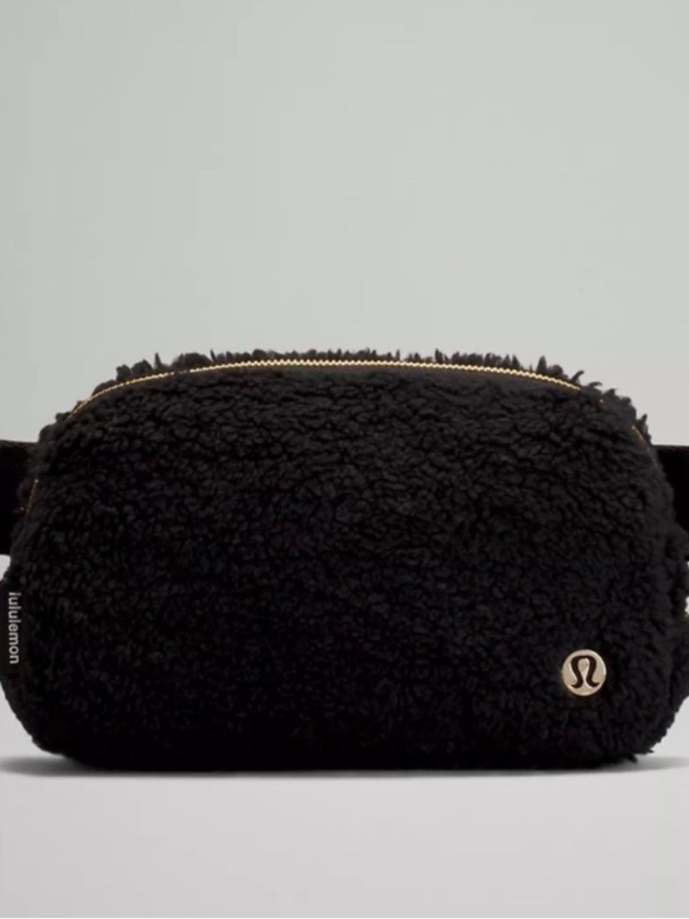Lululemon Everywhere Fleece Belt Bag Gold Tone Hardware Extended Strap Black